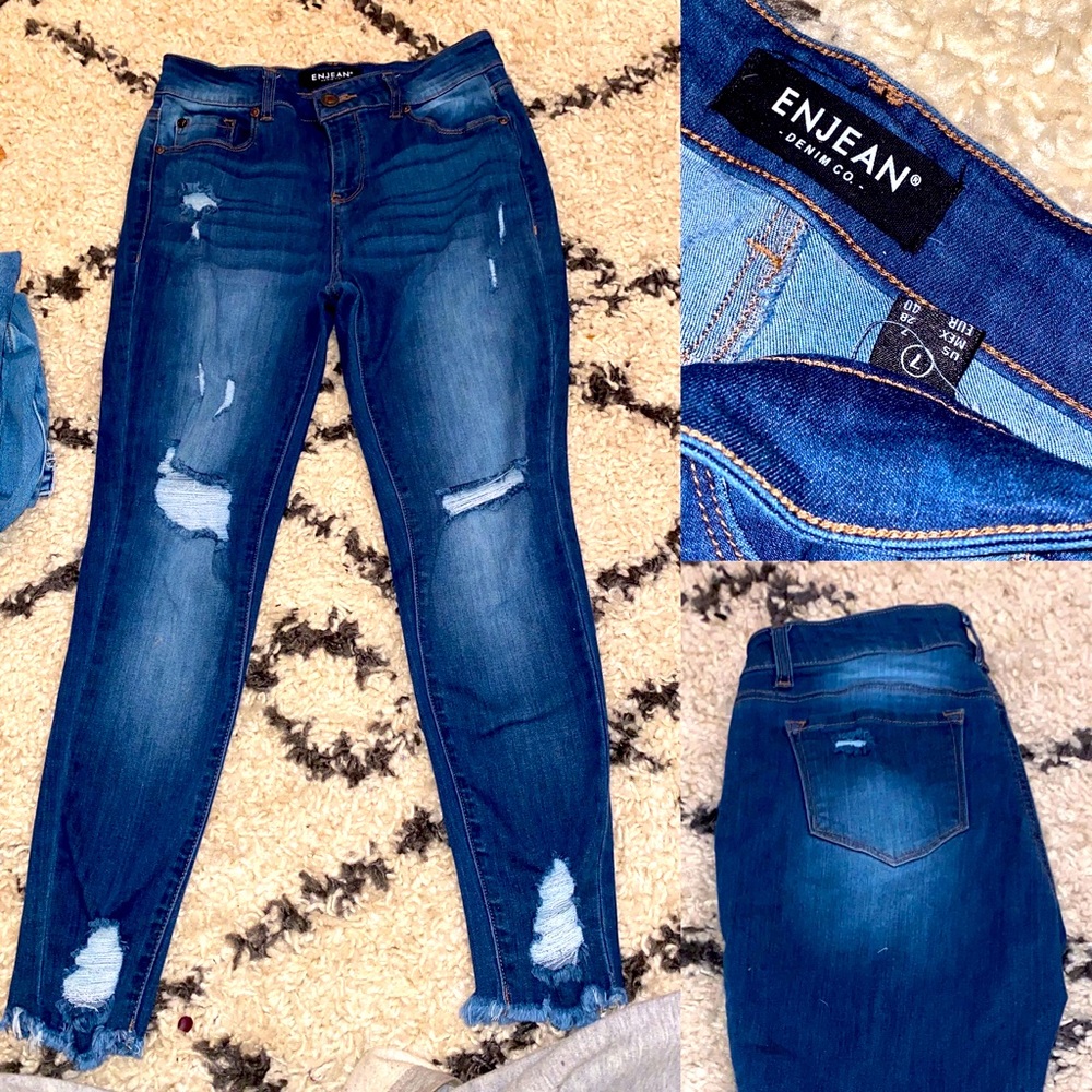 Distressed skinny jeans